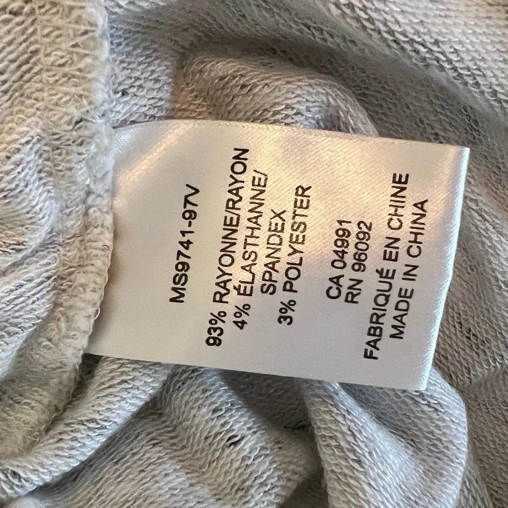 Dalia White and Grey Crewneck Long Sleeve Top Size Medium - Picture 5 of 5